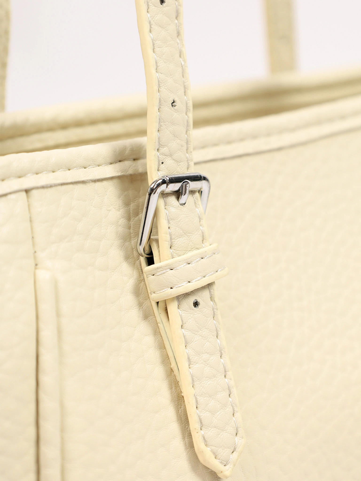 Сумка-тоут  с регулируемыми ручками и тиснением в ассортименте